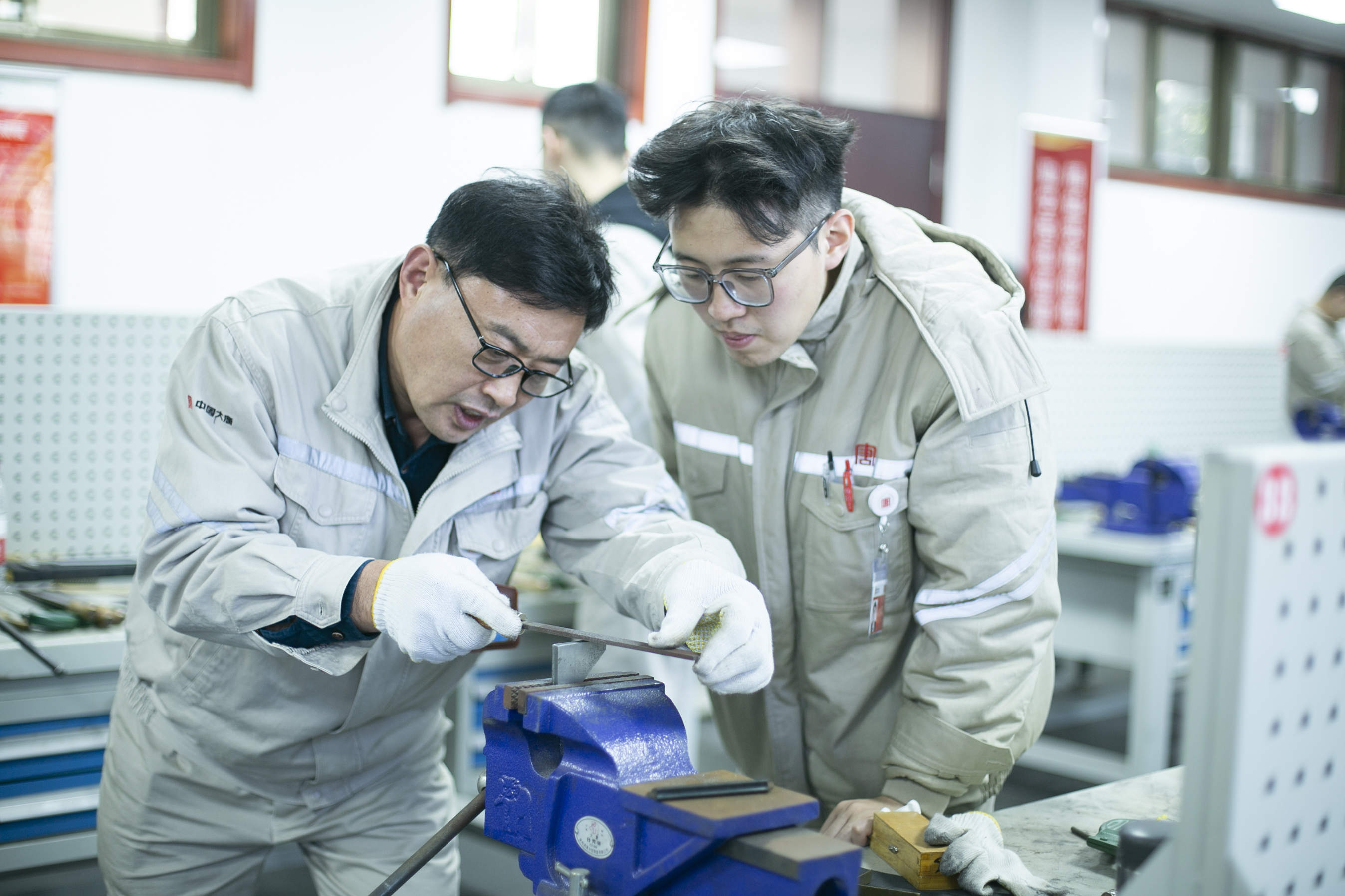 徐塘发电公司：钳工培训正式开班