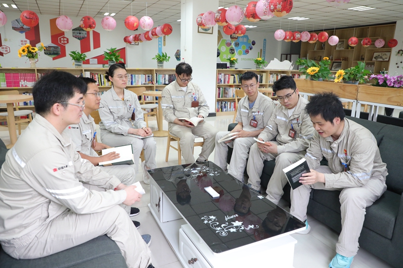 【基层动态】观音岩水电公司开展“世界读书日”读书分享活动（2）_副本.jpg