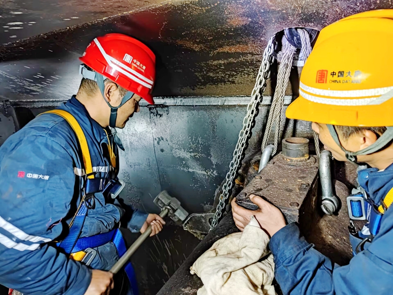 金河四级水电站2号机组喷针拆卸_副本.jpg
