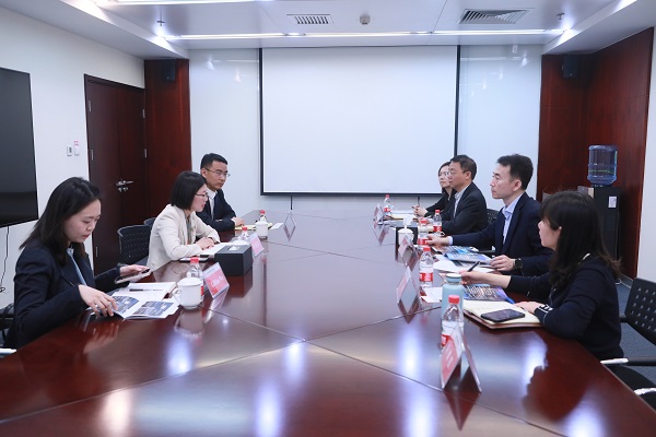 4.14陈志杰会见欧洲复兴开发银行驻华代表李新星小.jpg