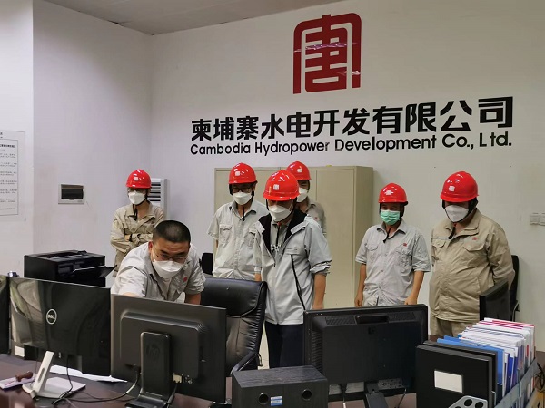 东投柬水柬网公司+龙挺、谢金韦+陈德忠赴柬水公司检查指导工作.jpg