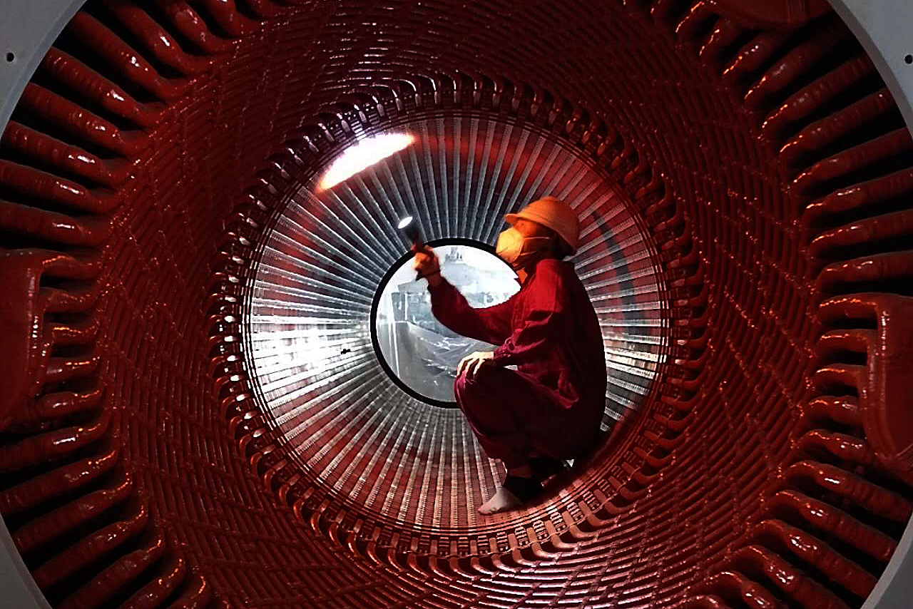 米拉务发电机穿转子一次成功1.jpg