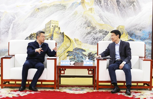 3.22贾炳军会晤中国海外工程公司党委书记、董事长李红 - 副本.jpg