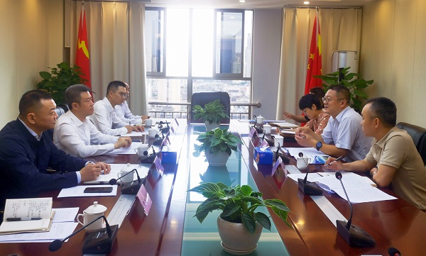 6.21-贾炳军拜访云南省能源局.jpg