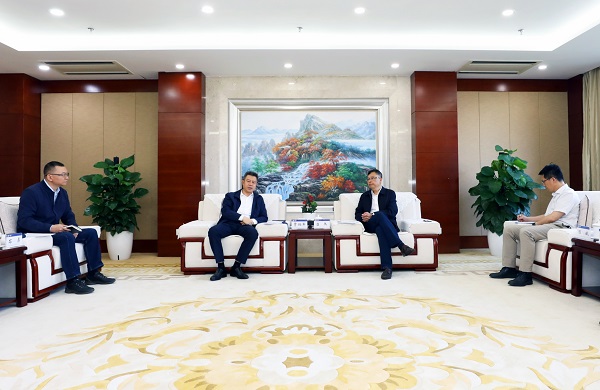 6.20-与云南建投集团交流座谈01.jpg