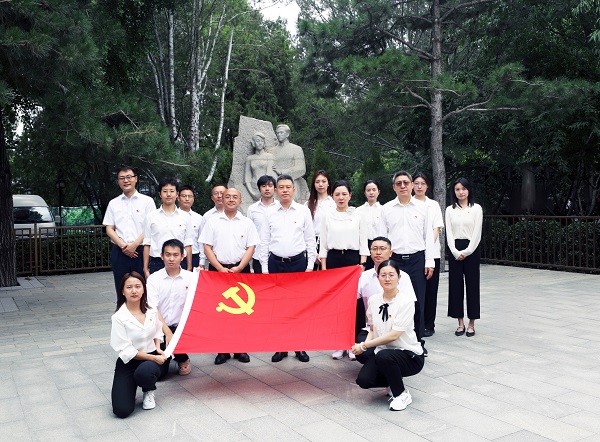 合影.jpg
