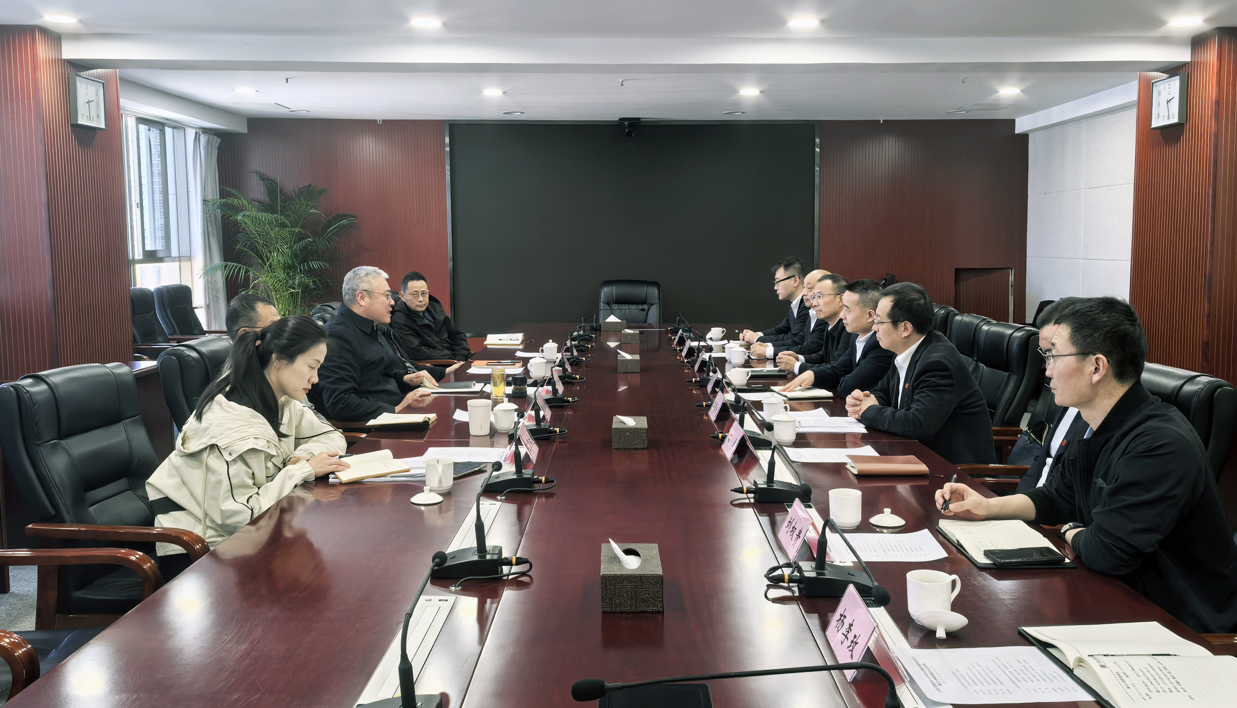 周元龙带队拜访了云南省能源局党组成员、副局长田宏伟.jpg