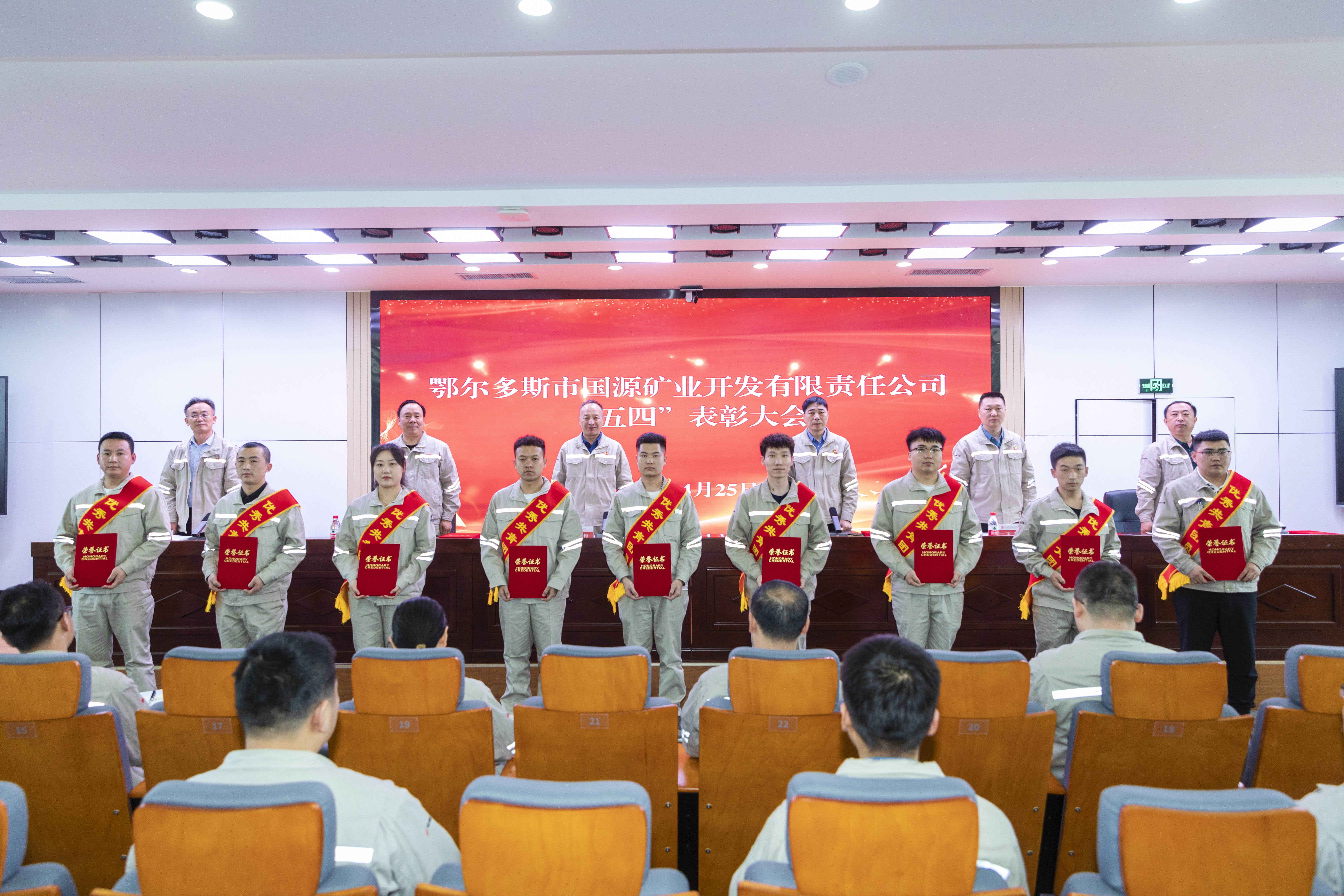 a9afbf7a299063ed3d0687e8ffffc72.jpg