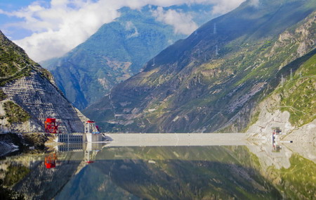 大渡河畔展宏图,黄金坪上立新功——黄金坪水电站一年四投纪实