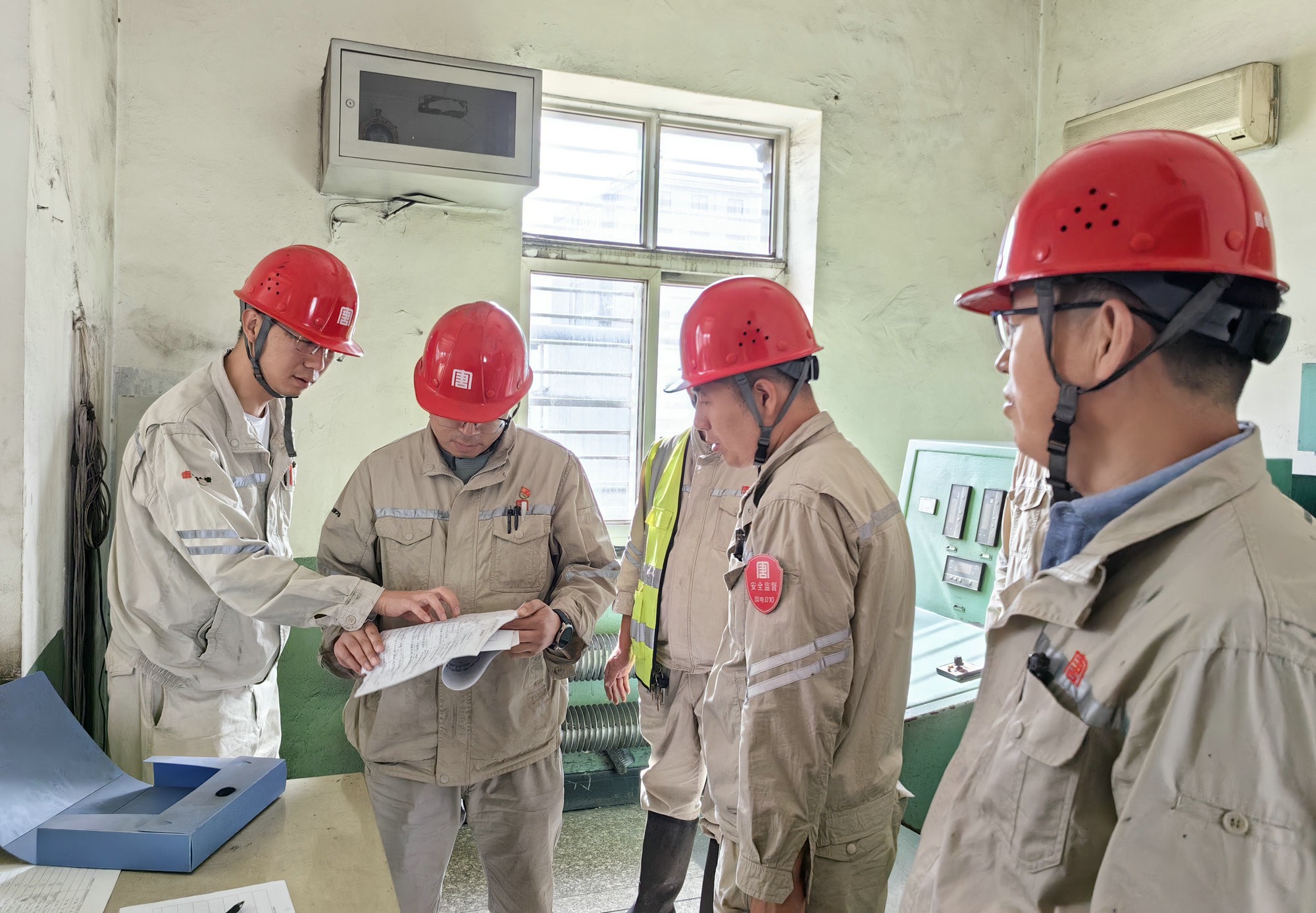 职工代表巡视检查照片 (3)_副本.jpg